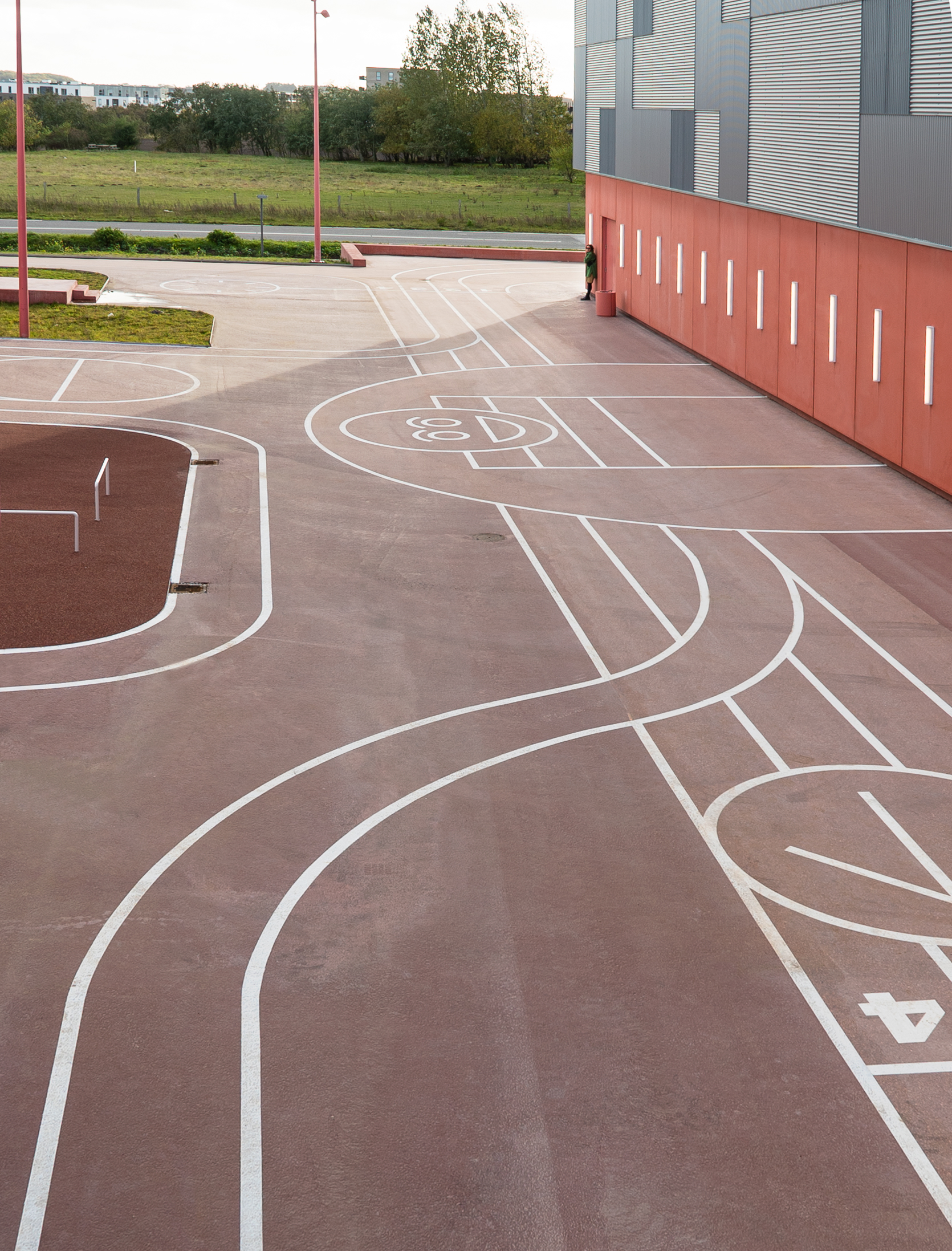 Gigantium line graphics.