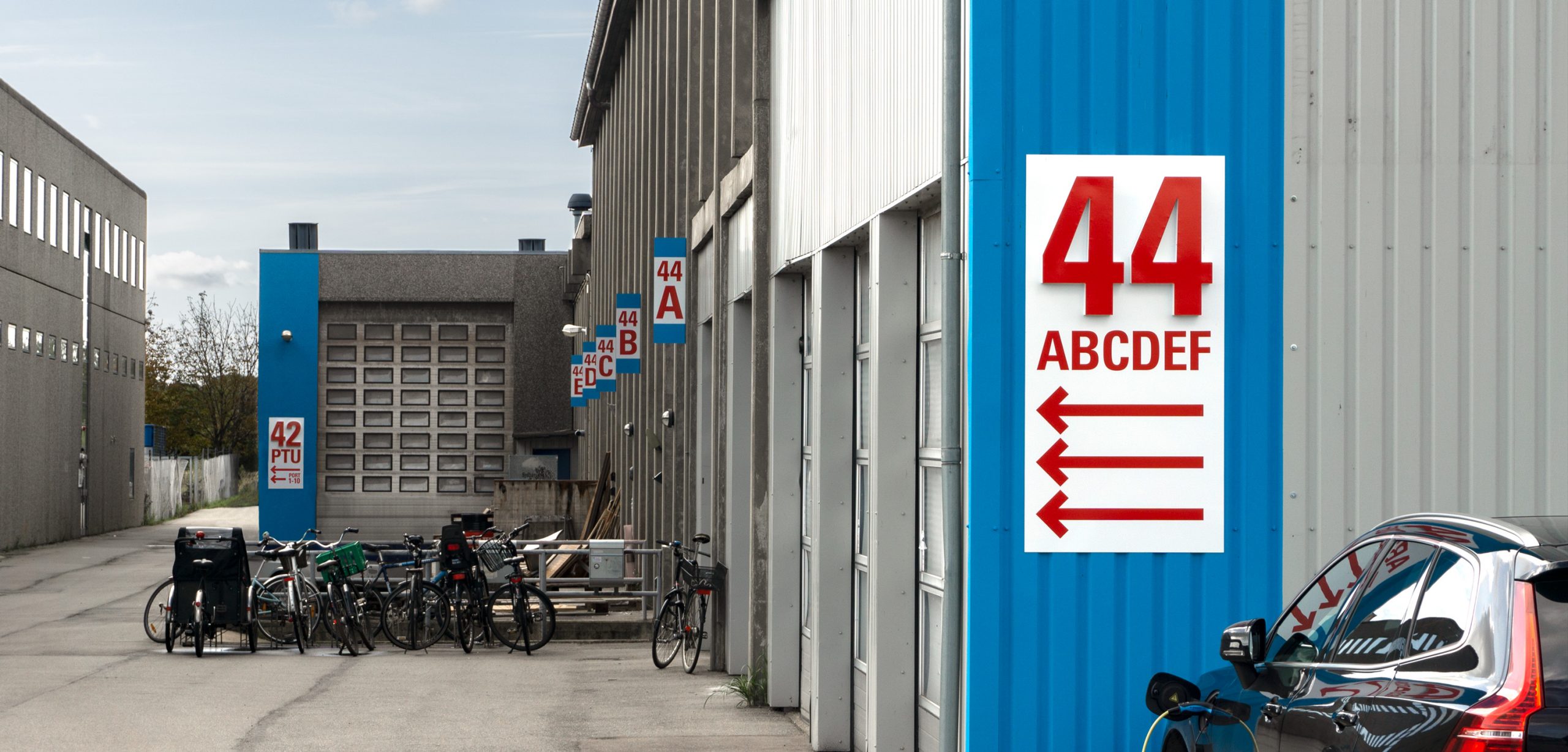 Trifolium-east-facade-signage